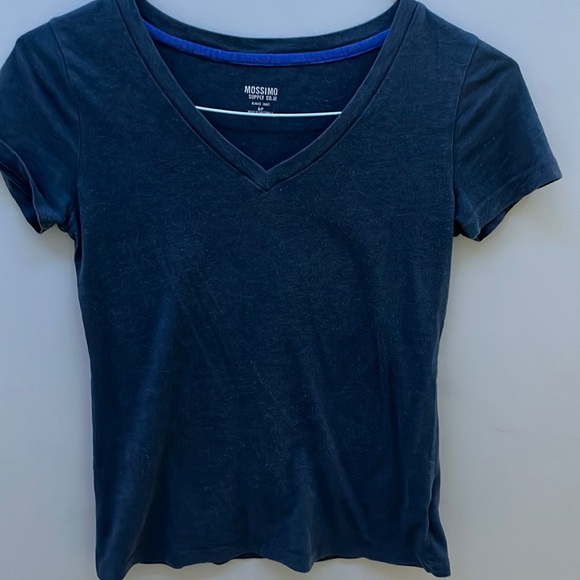 Tops - Tight fitted v-neck navy tee shirt
